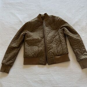 Lululemon Reversible Quilted Brown Bomber Jacket, size 8 (NWOT!) ✨